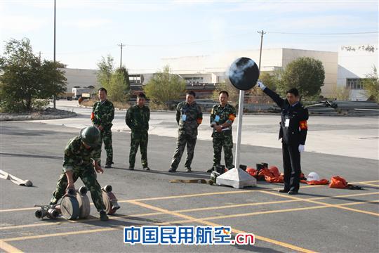 新疆机场消防业务技能比武12日圆满落下帷幕