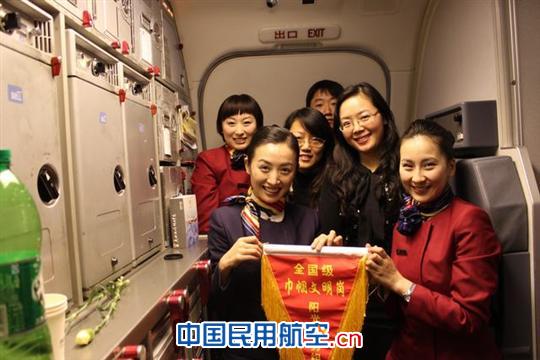 国航重庆公司阳光组开展迎亚运机上特色活动