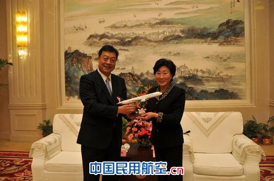 合肥—澳门首航签约仪式举行