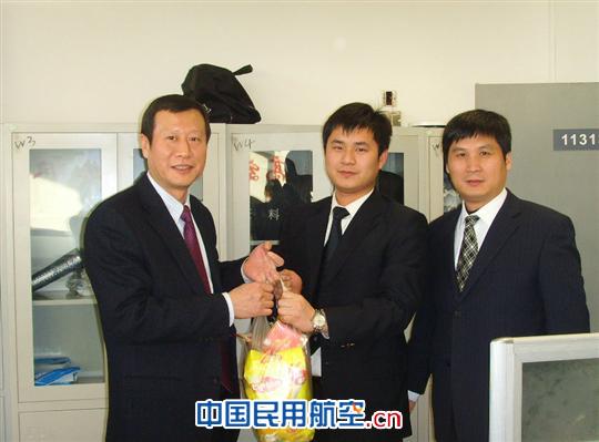 东航北京运控领导入冬深入一线 为职工送温暖