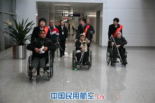 南航新疆分公司亚残旅客保障在子夜拉开序幕