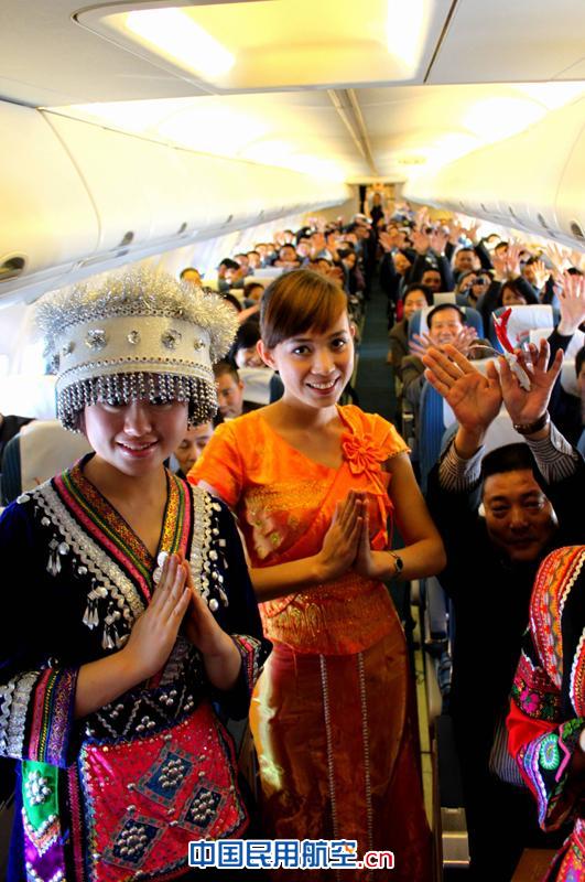 昆航阿诗玛乘务组喜迎第四届昆明海鸥节开幕