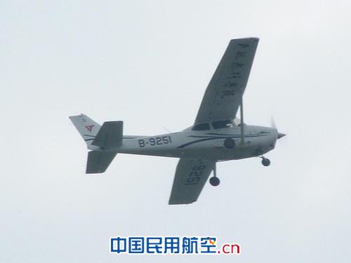 民航飞院广汉分院2010年飞行时数创历史新高