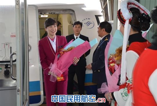 大理机场开展春节特色服务活动 营造欢乐氛围