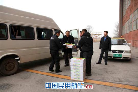 东航山西分公司总经理姜疆看望并慰问机务员工