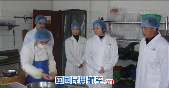 南航航食部领导带队下基层宣贯2011航餐新理念