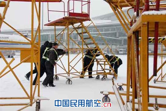 瑞雪欲留客,国航天津维修基地倾力保出行