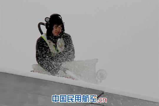瑞雪欲留客,国航天津维修基地倾力保出行