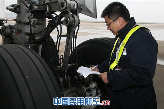 东航工程技术公司积极部署“两会”包机保障工作