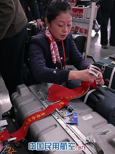 东航甘肃分公司无缝保障两会代表航班