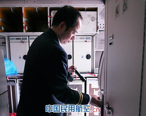 东航甘肃分公司无缝保障两会代表航班