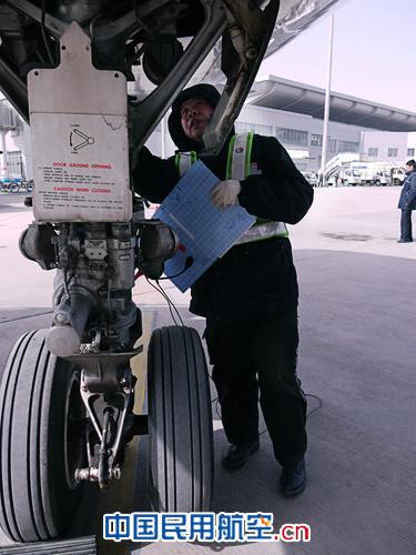 东航甘肃分公司无缝保障两会代表航班