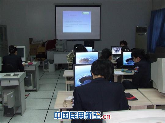 新疆机场集团各航站安检人员X光机操机认证举行