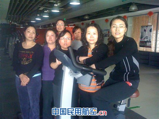 东航河北分公司“三八"节多项活动慰问女职工