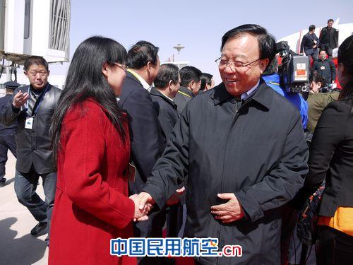 东航甘肃分公司圆满完成“两会”代表运输任务
