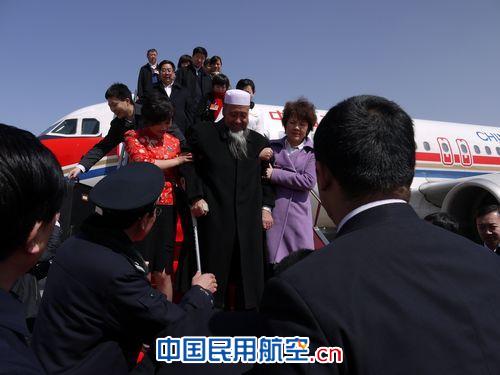 东航甘肃分公司圆满完成“两会”代表运输任务