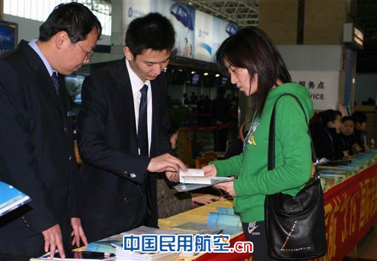 南航广西：3.15热情咨询服务吸引消费者