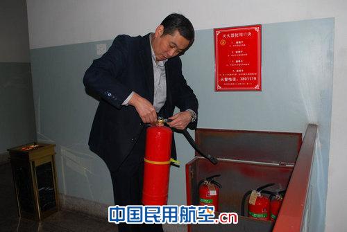 看似平常却艰辛 甘当“支柱”乐奉献