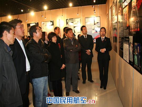 宁夏监管局组织参观惩治和预防渎职侵权犯罪展览