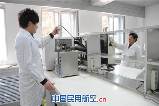 中国航油内蒙古分公司备战化验室检测技能比武