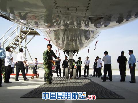 东航西北举行模拟飞机冲出跑道综合应急演练