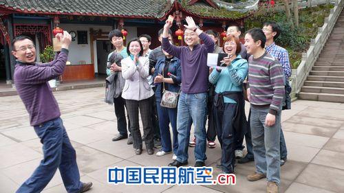 民航二所物流技术分公司开展春游登山活动