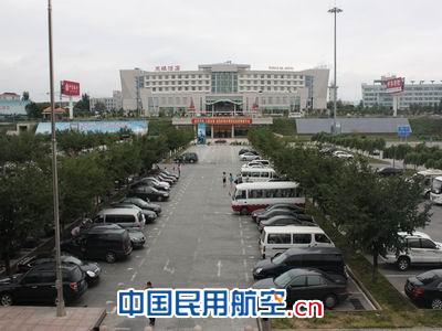 乌鲁木齐国际机场T2停车场车流量稳步增长