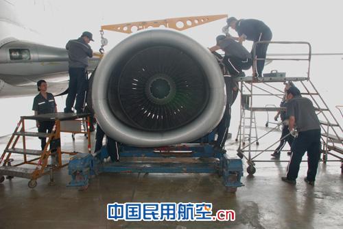 定检高峰期的党员“尖刀班”