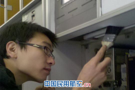东航上海定检维修部SKYTRAX四星工作侧记