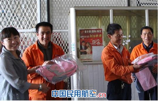 让孩子们在关爱中健康成长