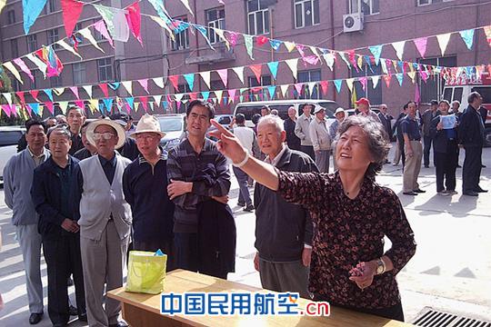 东航甘肃分公司离退办举行离退休职工趣味运动会