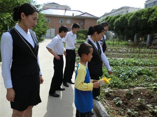 传递爱心 关爱儿童