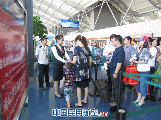 南航河南地服部：分段登机 高效有序