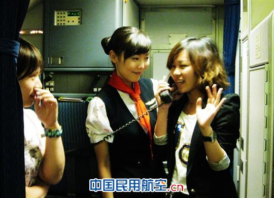 昆明航空“阿诗玛”乘务组：儿歌接龙庆六一