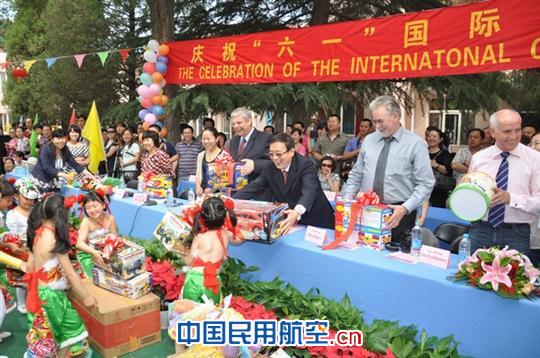 Ameco幼儿园庆祝“六一”国际儿童节