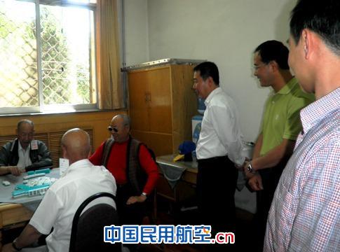 东航甘肃分公司领导深入基层调研离退休管理工作