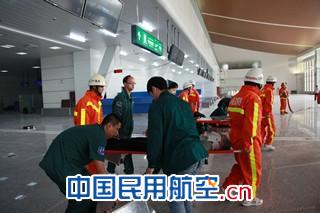 伊宁（那拉提）机场组织5.30应急救援综合演练