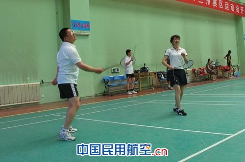 东航甘肃公司客舱部成立羽毛球协会