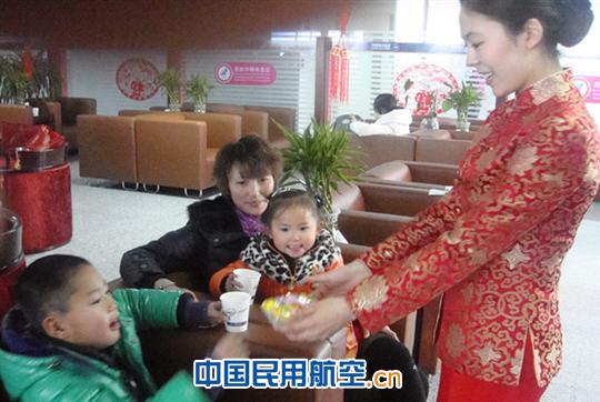 南航新疆中转休息区春节变身温暖您的新春之旅