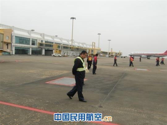 兢兢业业 真情服务 珠海机场一线员工春运保障记