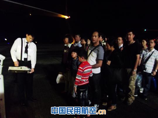 2月10日 南航从马尔代夫安全接回284名旅客