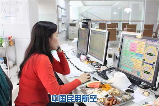 气象台应对复杂天气 坚守春运最后一班岗