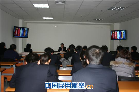 网络信息部组织观看《责任胜于能力》