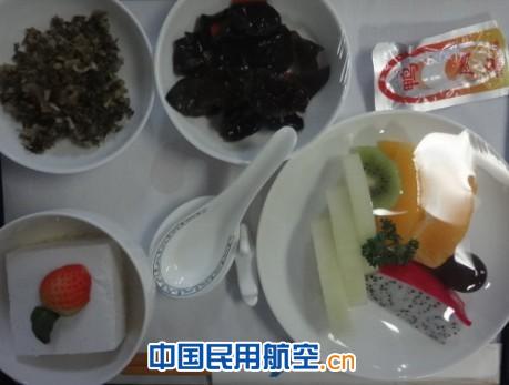 南航长沙航食:只做一份餐的“餐谱”
