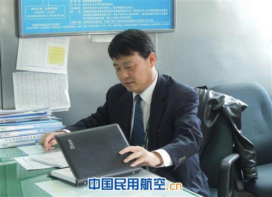 國航地面服務部站坪牽引車隊的地面隊<strong>杭州帝舵手表維修</strong>“男人幫”