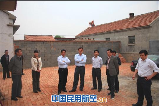 济南机场领导探望驻村“第一书记”共商发展大计