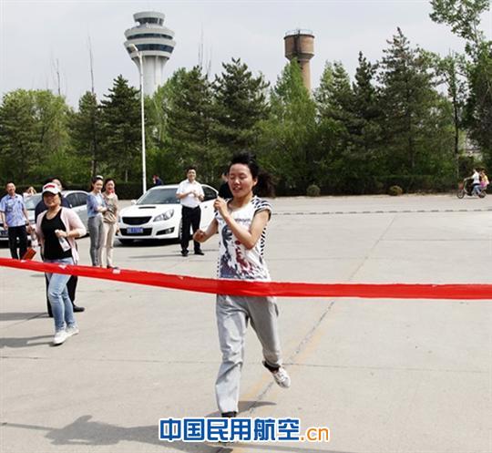 国航内蒙分公司工会举办2012年度春季职工越野赛