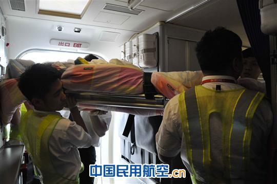 保障英雄孙波术后返程 东航北京尽心尽力