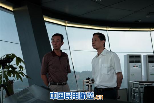 中南空管局局长陈松林视察汕头空管站