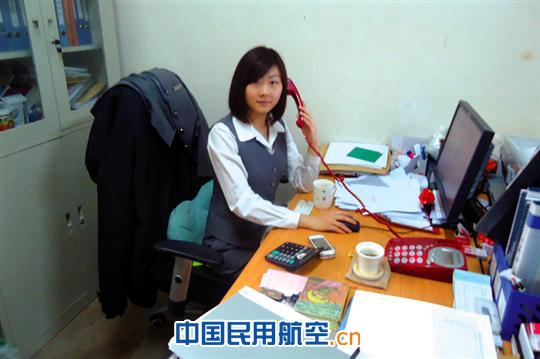 中联航王娜——灰色制服 多彩青春